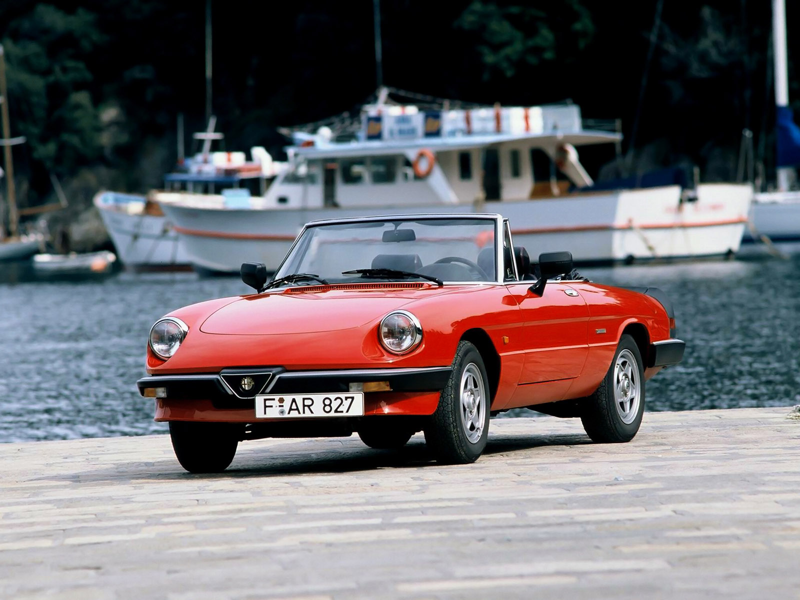 Размер колёс на Alfa Romeo Spider 1989 Подбор шин на Alfa Romeo Spider 1989