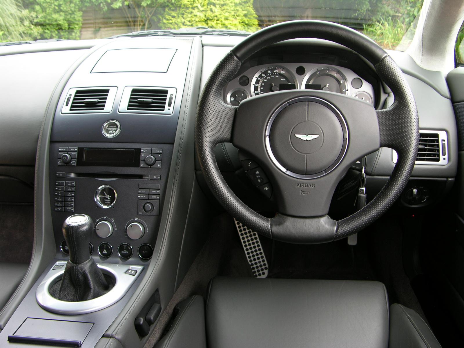 Размер колёс на Aston Martin V8 Vantage 2006 Подбор шин на Aston Martin V8 Vantage 2006