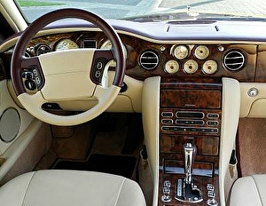 Подбор шин на Bentley Azure 2004