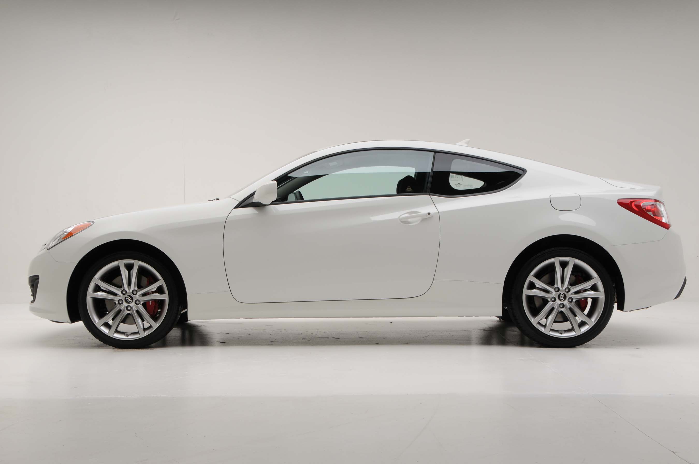 Размер колёс на Hyundai Genesis Coupe 2011 Подбор шин на Hyundai Genesis Coupe 2011
