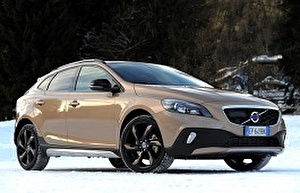 Подбор шин на Volvo V40 Cross Country 2013