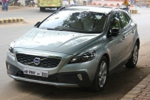 Подбор шин на Volvo V40 Cross Country 2015