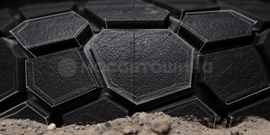Technology Hexagonal tread blocks