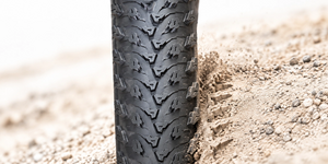 Technology Shoulder lugs support cornering