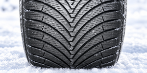 Technology Dense sipes create biting edges in the snow