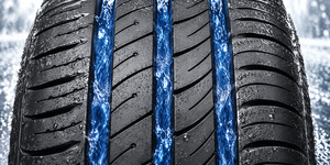 Technology Three longitudinal grooves protect against hydroplaning