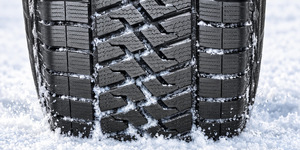 Technology Cornering edges perform confidently on snow