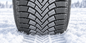 Technology V-shaped edges enhance traction on snow