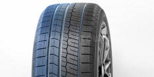 Technology Asymmetric winter tyre tread architecture