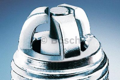 Bosch 0 241 145 501 свеча зажигания на 3 (E30)