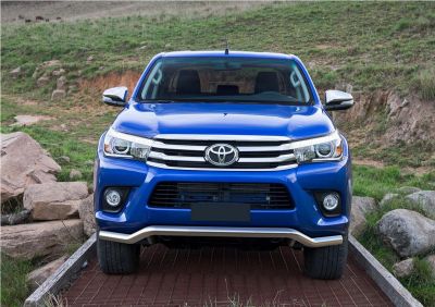 RIVAL RIVAL R.5716.004 Защита переднего бампера d57 волна + комплект крепежа, RIVAL, Toyota Hilux 2015- (R.5716.004)