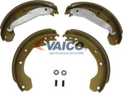 VAICO V40-8108 комплект тормозных колодок на OPEL KADETT D (31_-34_, 41_-44_)