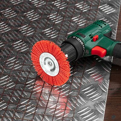 Kranz KR-91-1233 Щетка дисковая для дрели, нейлоновая проволока с абразивным покрытием, 100мм KRANZ
