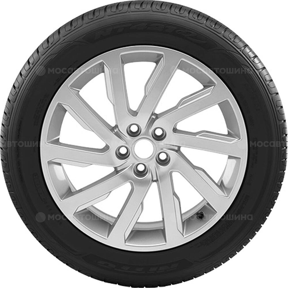 Side view Nitto NT421Q 235/45 R19 95V 