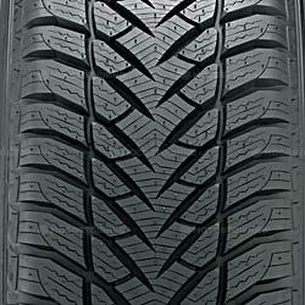 Tread Goodyear UltraGrip 205/70 R15 96T