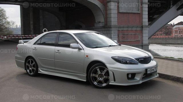 Диски Kosei RS R18 на автомобиле Toyota Camry [90]