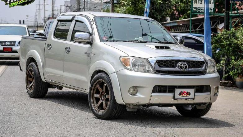 Автомобильные шины Rydanz Revimax R03 на автомобиле toyota hilux [2452]