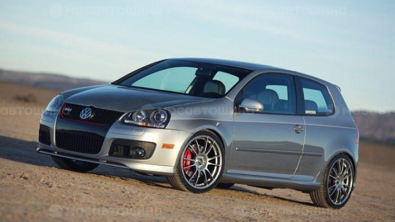 Диски OZ Racing Ultraleggera R18 на автомобиле Volkswagen Golf 5 [1217]