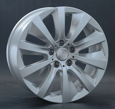 Replica B119 8x18 5x120 ET 30 Dia 72.6 silver