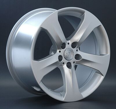 Replica B82 9x19 5x120 ET 18 Dia 72.69 silver